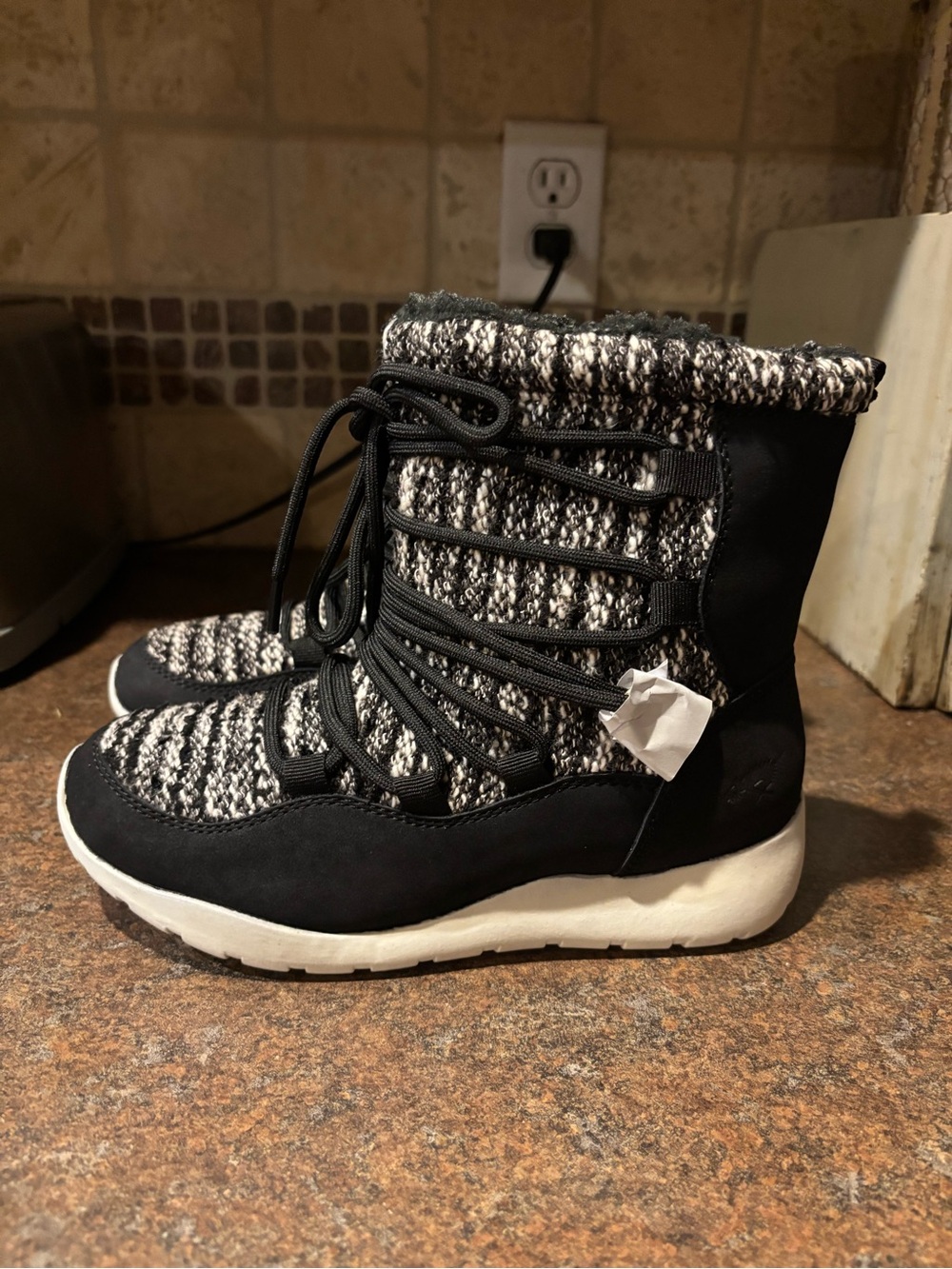 Rocket Dog Black & White Knit Lace-Up Winter Boots